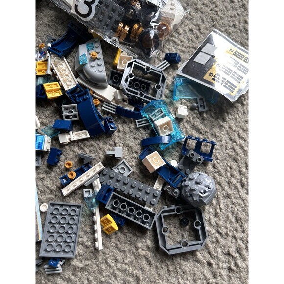 LEGO CITY: Lunar Roving Vehicle 60348 used 100% complete - Picture 4 of 7